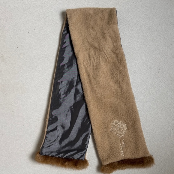 Embroidered Tan Scarf with Fur Trim - Picture 4 of 6